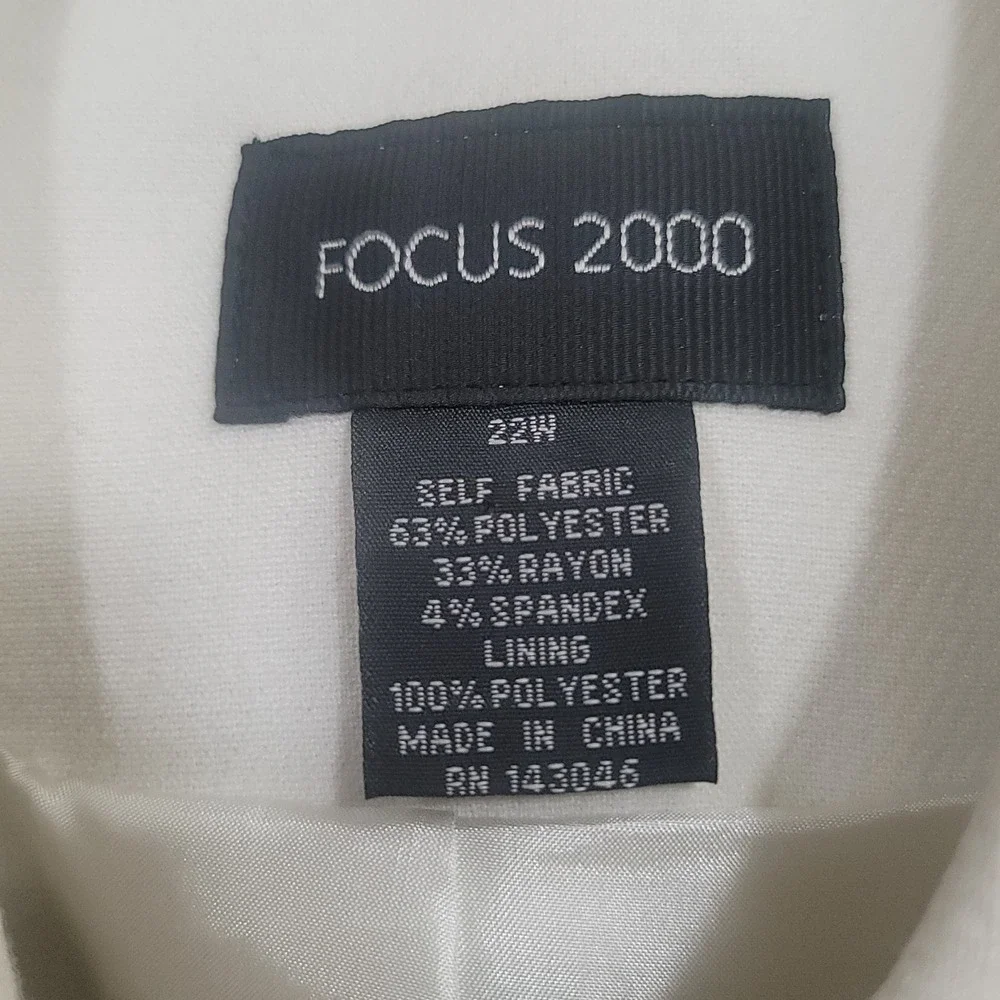 Focus 2000 Cream Blazer Jacket Classic Tailored Workwear Sz 22W Quiet Luxury‎